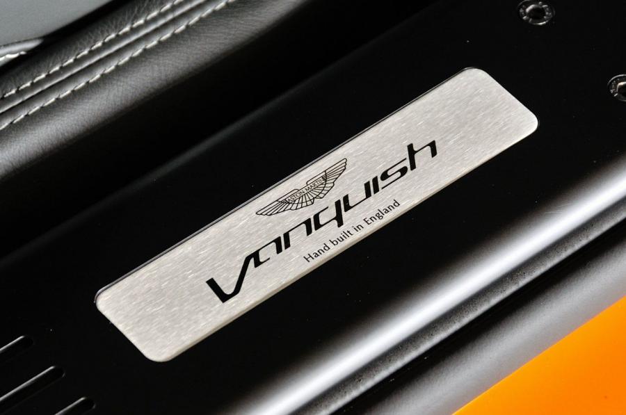 Логотип Aston Martin Vanquish 2012 года  (NA) (фото 68 из 182)